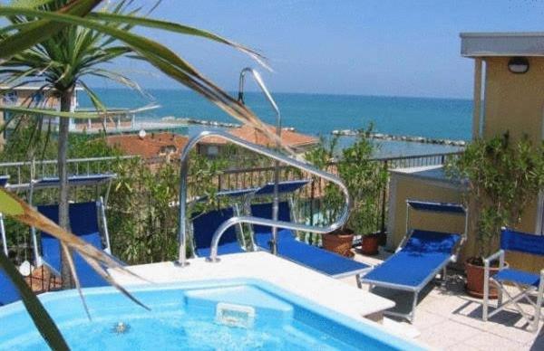 Hotel Nordic Белариа-Игеа Марина Екстериор снимка