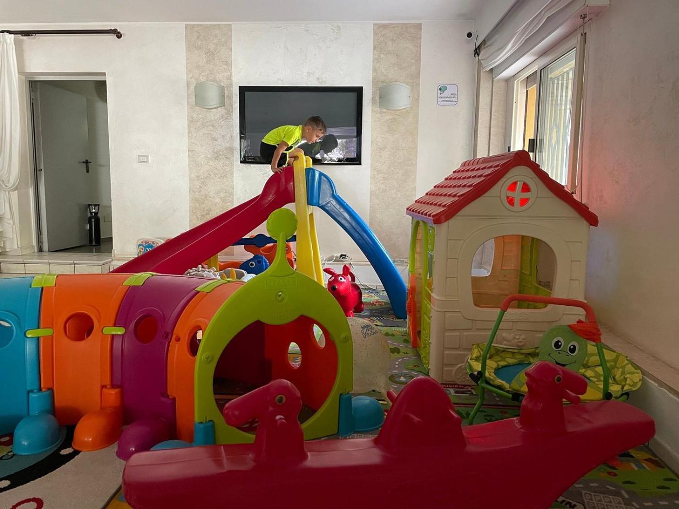 Hotel Nordic Белариа-Игеа Марина Екстериор снимка