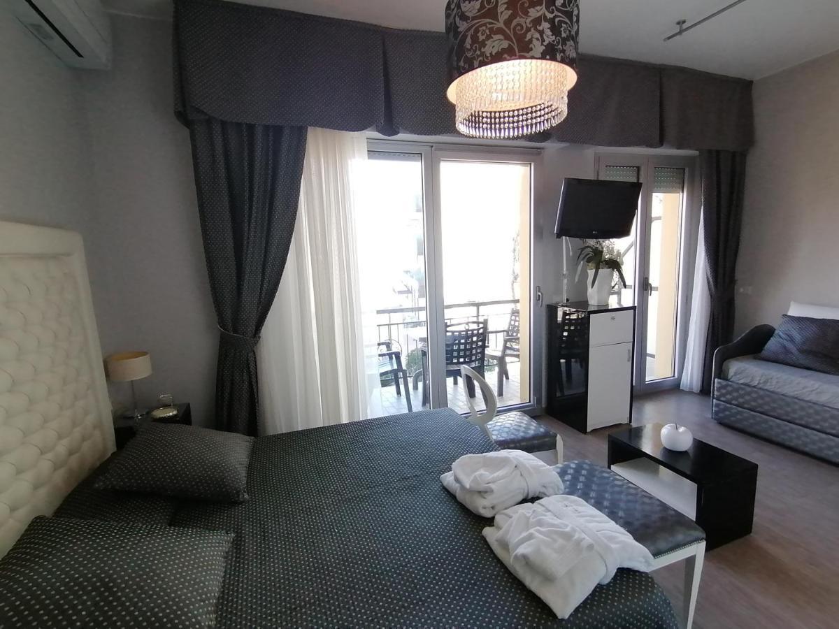 Hotel Nordic Белариа-Игеа Марина Екстериор снимка