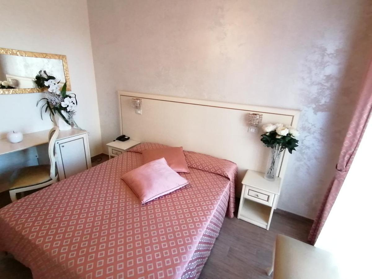 Hotel Nordic Белариа-Игеа Марина Екстериор снимка