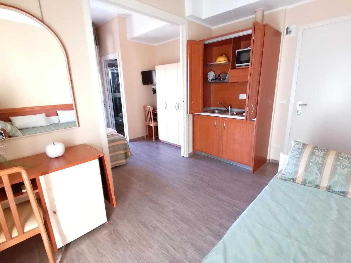 Hotel Nordic Белариа-Игеа Марина Екстериор снимка