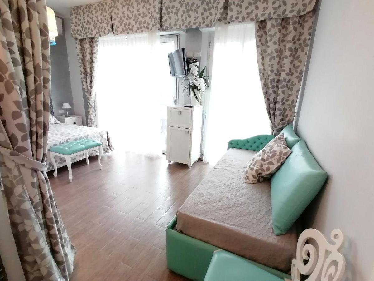 Hotel Nordic Белариа-Игеа Марина Екстериор снимка