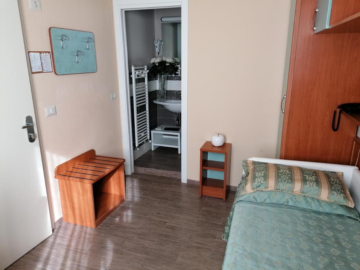 Hotel Nordic Белариа-Игеа Марина Екстериор снимка