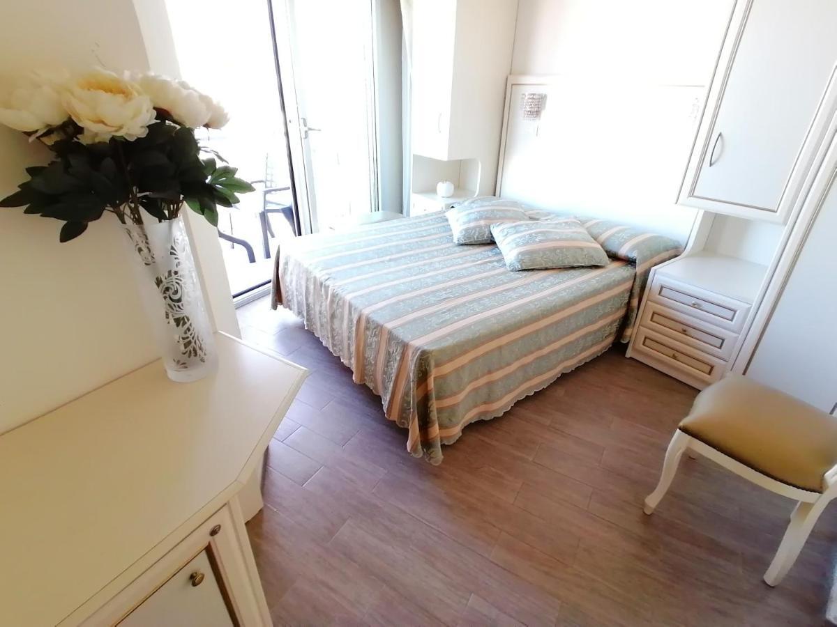 Hotel Nordic Белариа-Игеа Марина Екстериор снимка