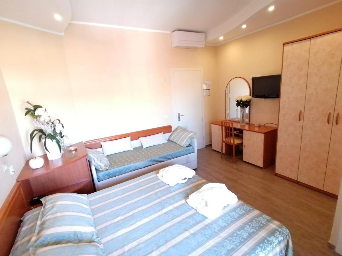 Hotel Nordic Белариа-Игеа Марина Екстериор снимка