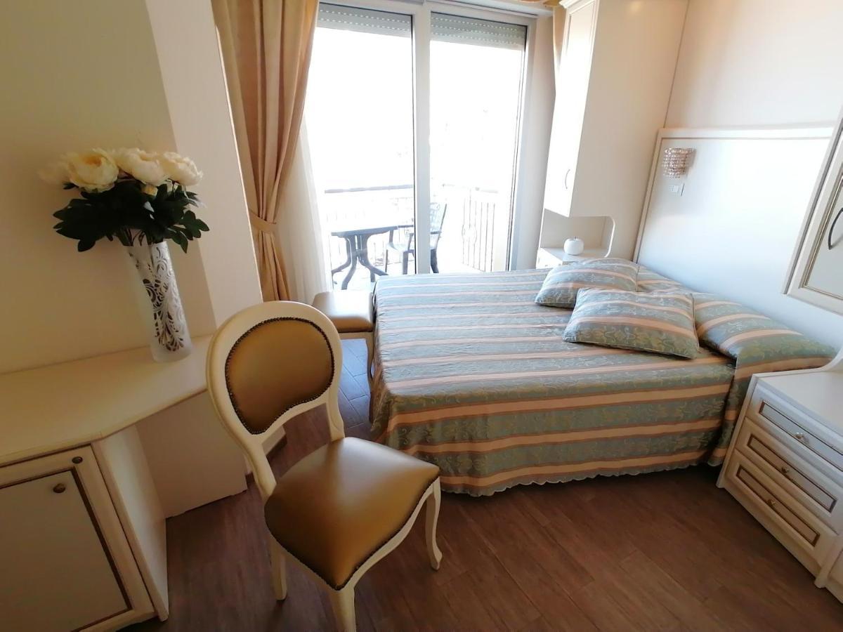 Hotel Nordic Белариа-Игеа Марина Екстериор снимка